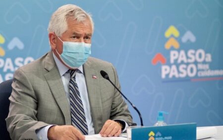 Ministro de Salud, Dr. Enrique Paris