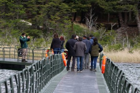 Pasarela flotante Reserva Nacional Coyhaique