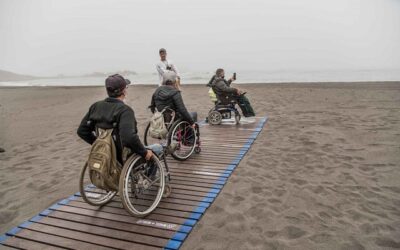 “Hacer Chile Accesible” inaugura cuarta pasarela retráctil para playa y surf