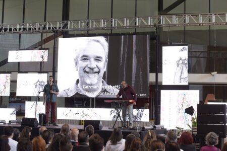 Ismael Oddó rindió un homenaje a los fallecidos por la pandemia en los años 2020 y 2021.