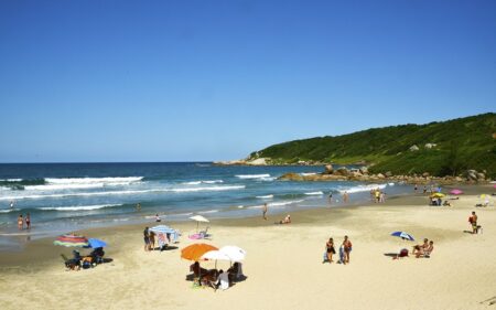 Praia do Rosa Garobapa, anta Catarina.