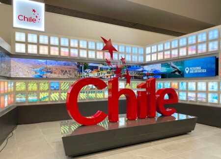 El punto de información turística digital más grande del país fue inaugurado, en la zona de arribo internacional del Terminal 2 de Nuevo Pudahuel