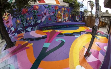 La Plaza de Todas no solo se enfoca en la intervención urbana, sino también considera el desarrollo de una exposición titulada “Colectiva”