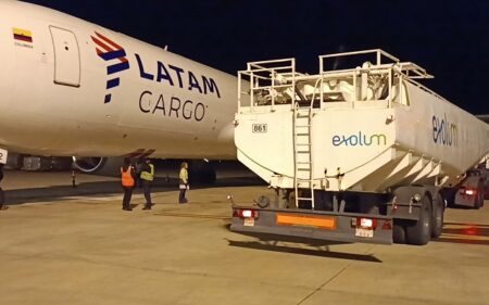 Primer vuelo internacional del Grupo LATAM usando combustible sostenible de aviación