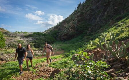 Senderismo en el Parque Nacional Arikok National