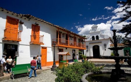 Cerro Nutivara, pueblito Paisa, Medellín