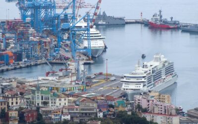 Dos recaladas dobles de cruceros tendrá puerto de Valparaíso esta semana