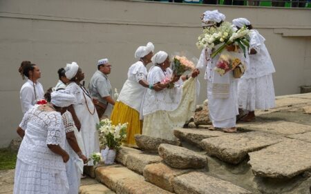 Ofrendas en el Cais de Valongo