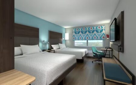 Tru by Hilton Chillan Ferrat