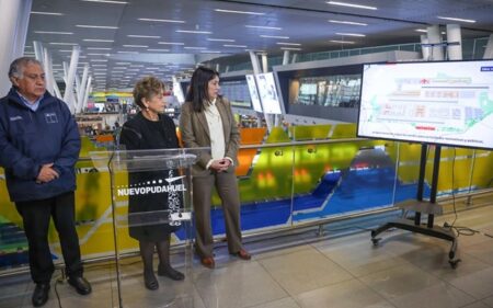 Aeropuerto Internacional de Santiago Aeropuerto Internacional de Santiago