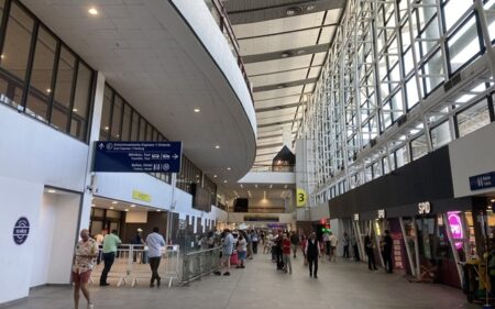 Aeropuerto Internacional de Santiago Aeropuerto Internacional de Santiago