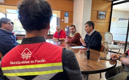 Reunión sobre proyecto en volcán Villarrica