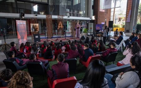 Cumpleaños de Gabriela Mistral 