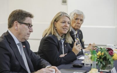 Gobierno constituye mesa de empresarios del turismo para activar la inversión