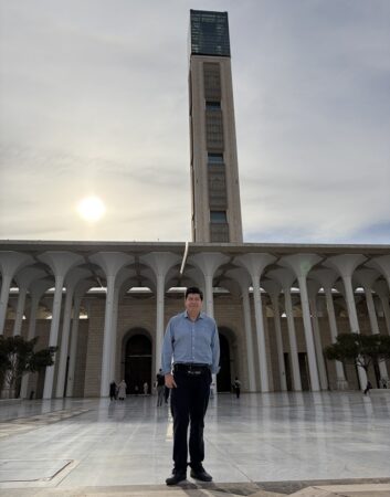 Marcelo Moraga en la Gran Mezquita de Argel