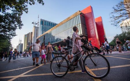 Avenida Paulista Avenida Paulista