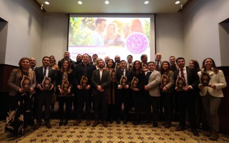 Enoturismo Chile de Corfo entregó los Sellos Fiestas de la Vendimia 2026 a 16 organizaciones 